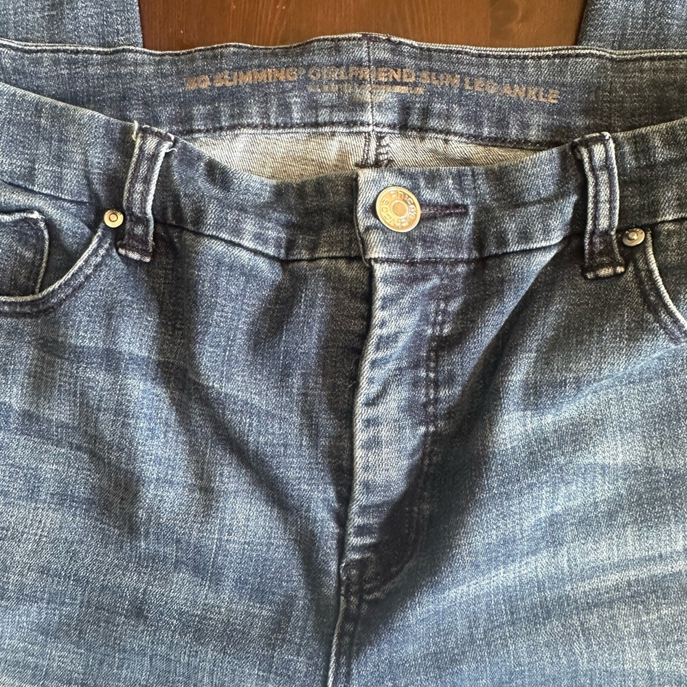 Chico's Sz 10 girlfriend Ankle Jeans